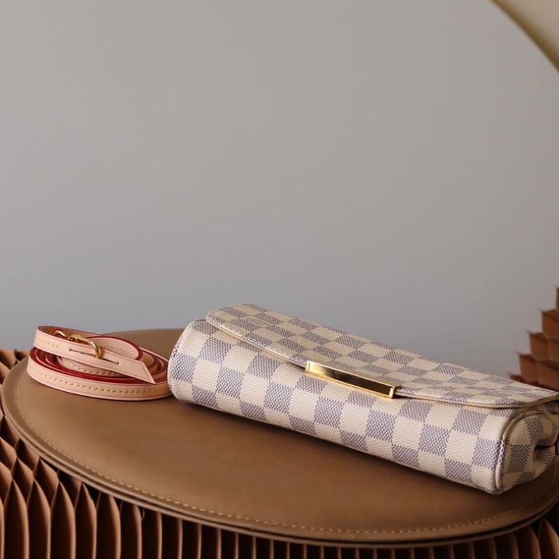 LV Clutch Bags